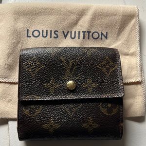 Louis Vuitton Portefeuille Elise Tri-fold. Excellent condition. Both snaps work